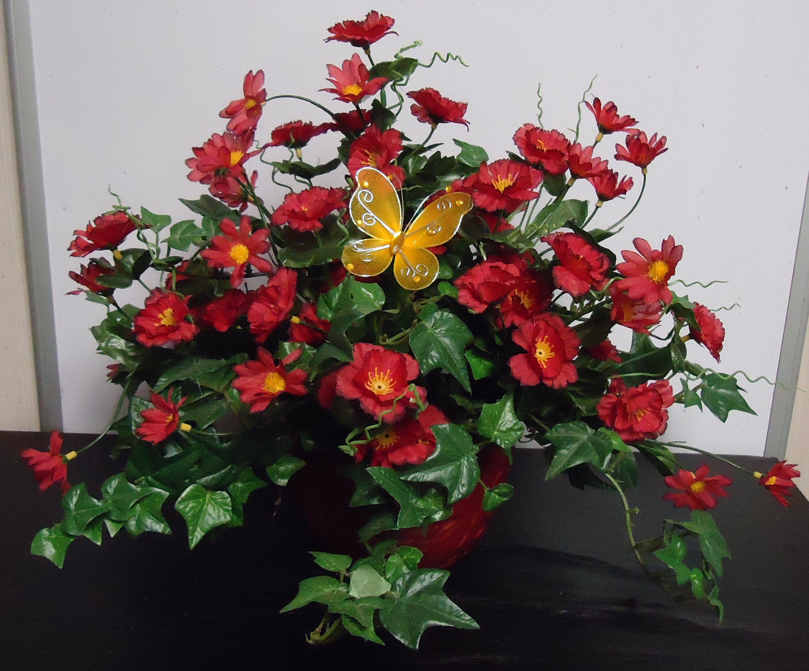 (2) "Silk" Arrangement
W/ Butterfly
$30.00
