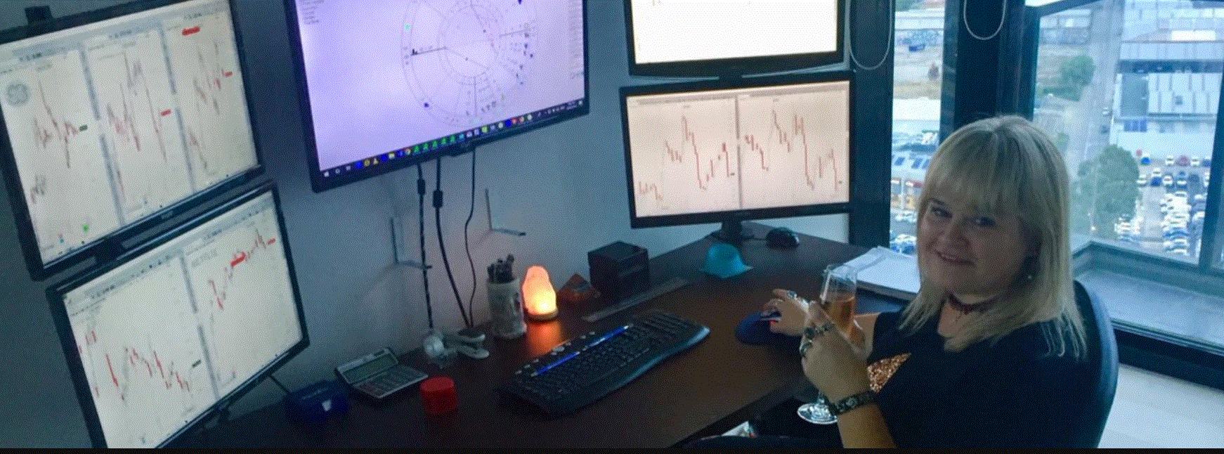 https://0201.nccdn.net/4_2/000/000/048/0a6/om-trading.gif