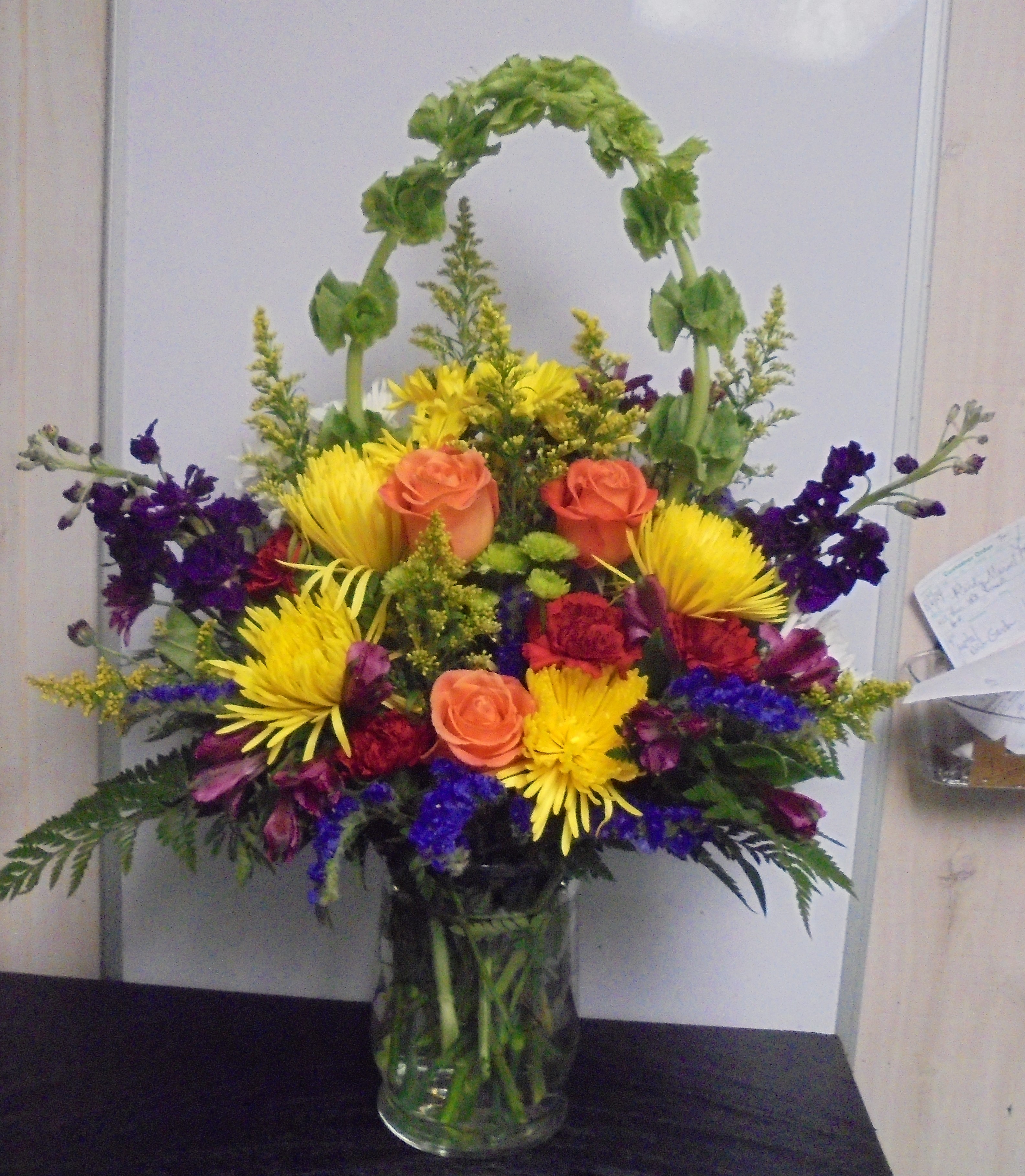 (18) "Designer's Choice"
Fresh Mix Vase
$150.00