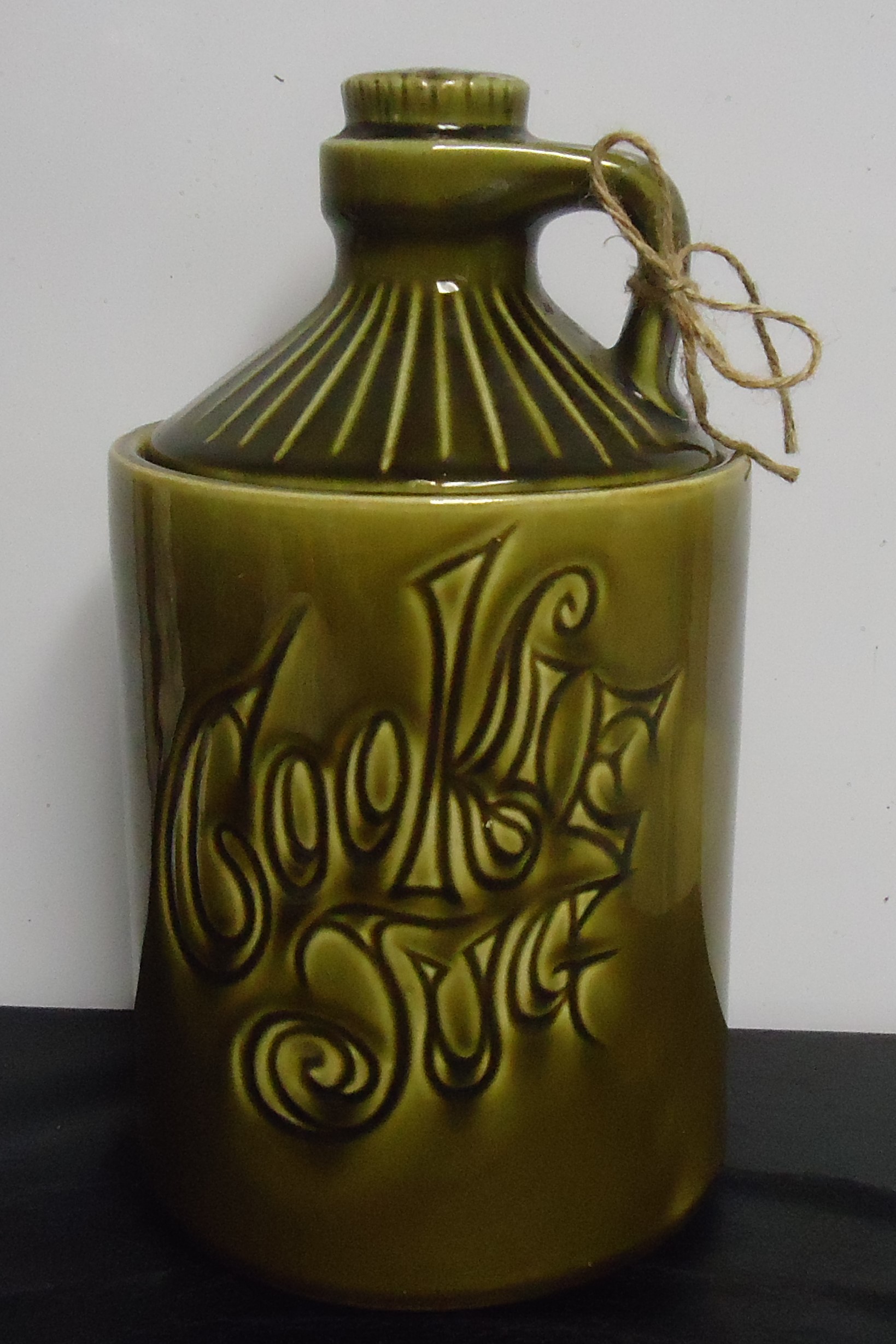 (10) "McCoy" Jug Cookie Jar
(Avocado Green)
$35.00