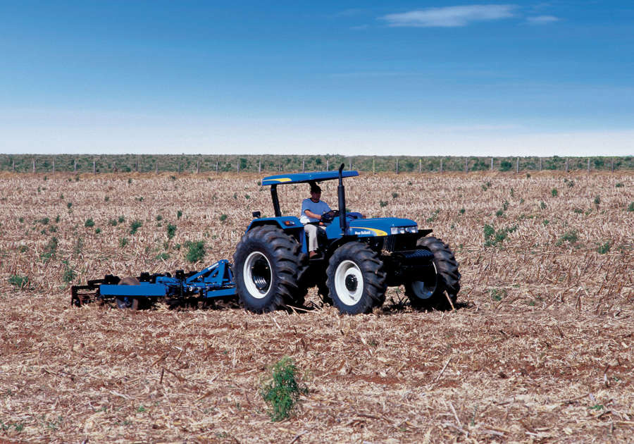 https://0201.nccdn.net/4_2/000/000/048/8e7/newholland-agriculture-tratores-serie30-20-900x630.jpg