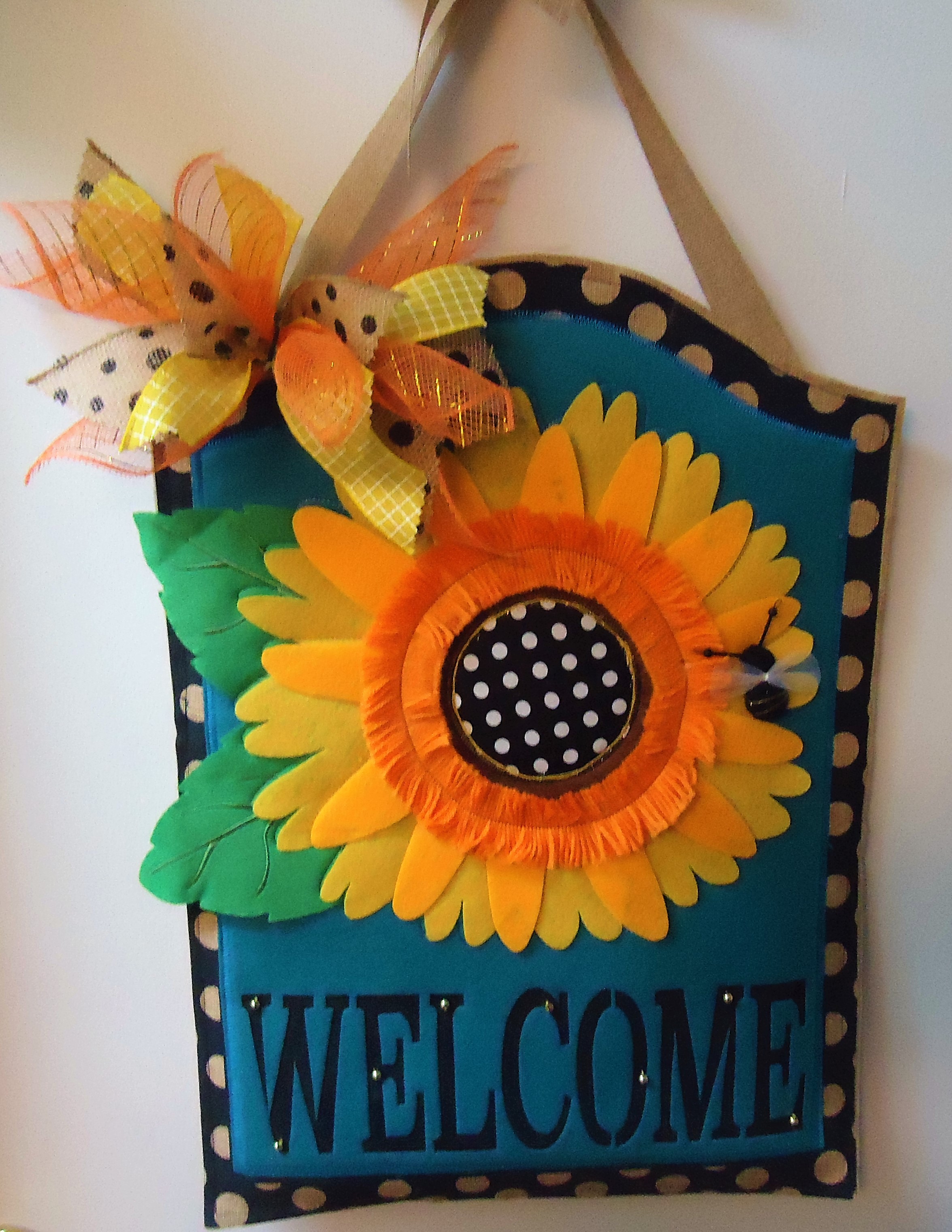 (9B)  "Sunflower" Door Hanger
$25.00