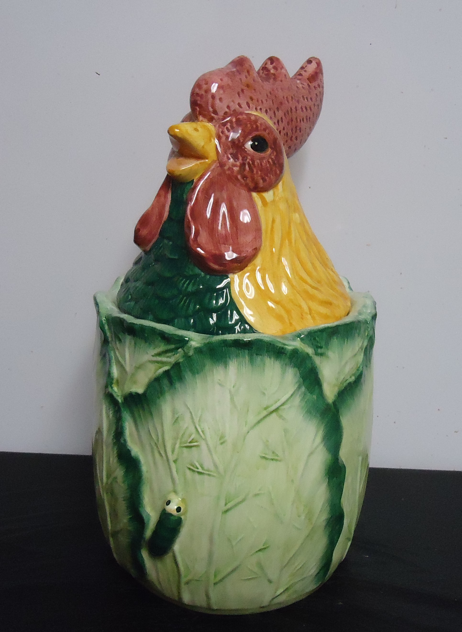 (9) "Vintage" Rooster Head on Cabbage
Cookie Jar
$35.00