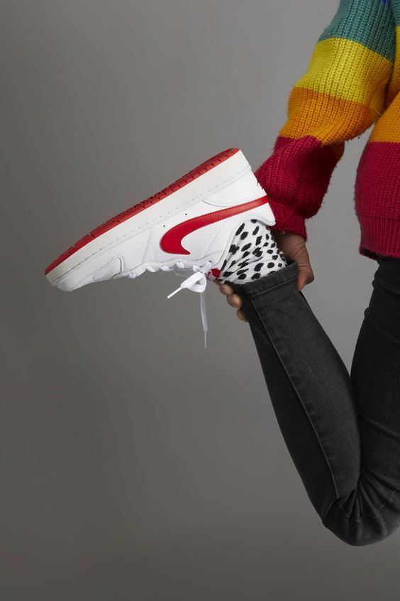 NIKE COURT VISION LOW