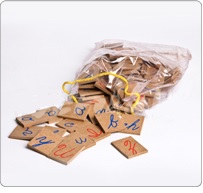 Abecedario Letra Manuscrita $320.00
Este abecedario es recomendable para la enseñanza de la lectoescritura. Propicia el desarrollo de:
•	Atención.
•	Discriminación visual.
•	Ubicación en el espacio.
•	Clasificación de objetos por su forma y sonido.
•	Asociación de grafemas con fonemas.
•	Composición de sílabas , palabras y frases.
•	Orden y responsabilidad.
