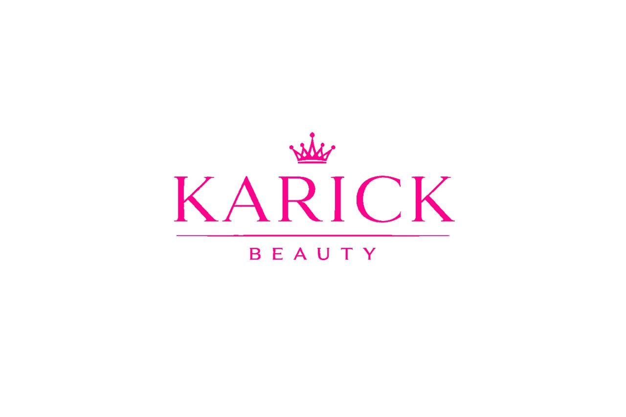 Logo de Karick Beauty en color rosa con una corona encima del texto.