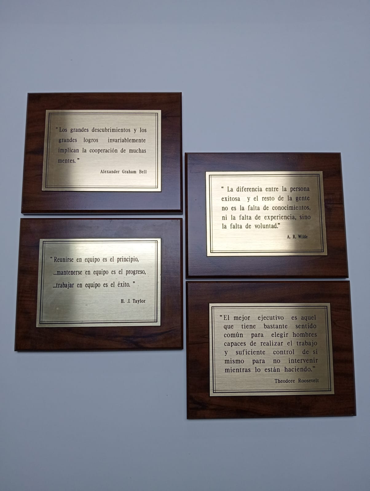 https://0201.nccdn.net/4_2/000/000/04b/f00/grabado-3-y-base.jpeg