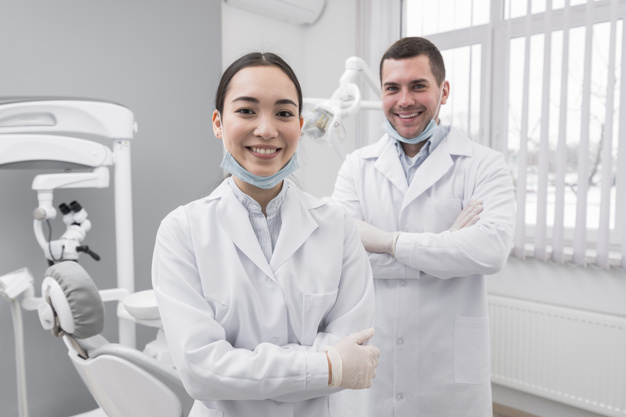 https://0201.nccdn.net/4_2/000/000/04c/a91/dos-dentistas.jpg