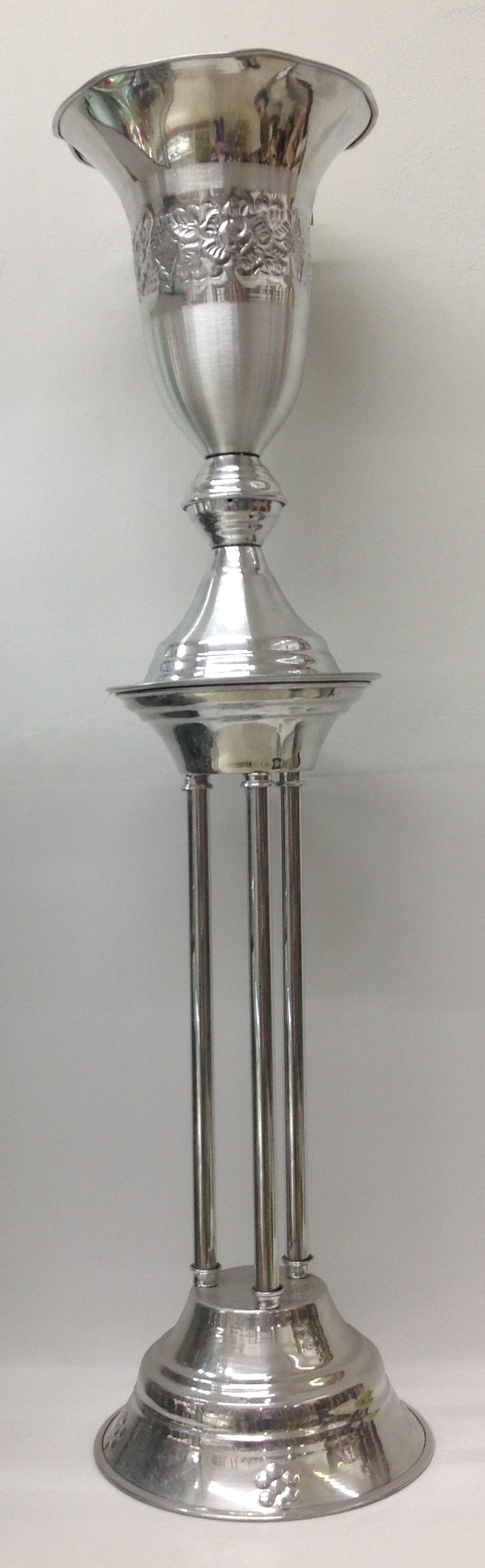 FLORERO DE ALUMINIO 60CM CON BASE