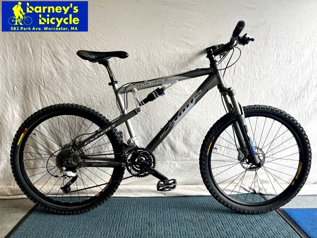 Jamis Dakar Sport
Wheel Size: 26" / Frame Size: 19" LG
Speeds: 27
Price: $799.99 (Pro Tuned)
