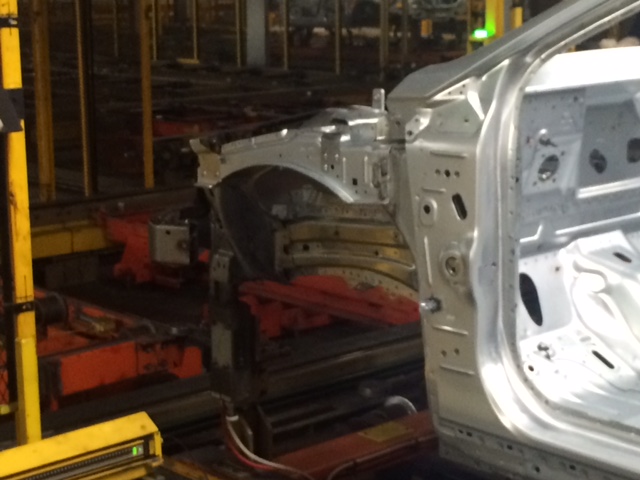 Ensamble de estructura y componentes automotrices