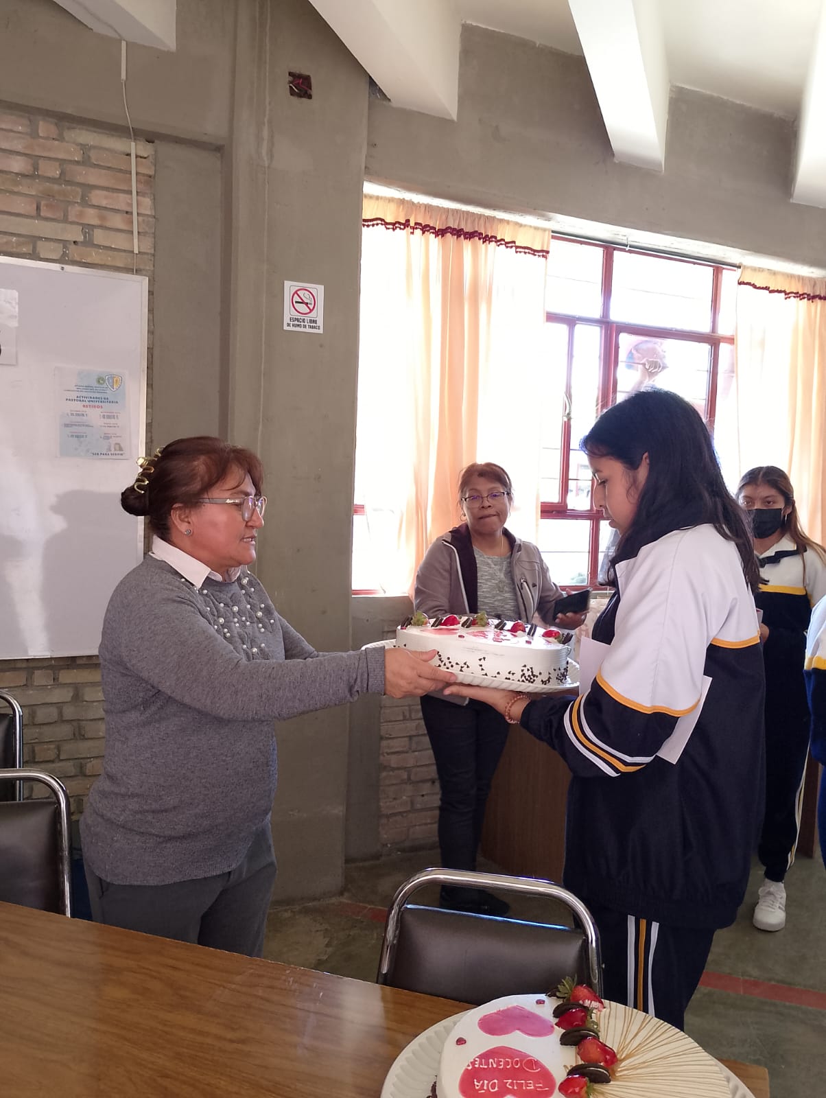 https://0201.nccdn.net/4_2/000/000/04d/e26/whatsapp-image-2024-02-17-at-10.04.54-pm--1-.jpeg