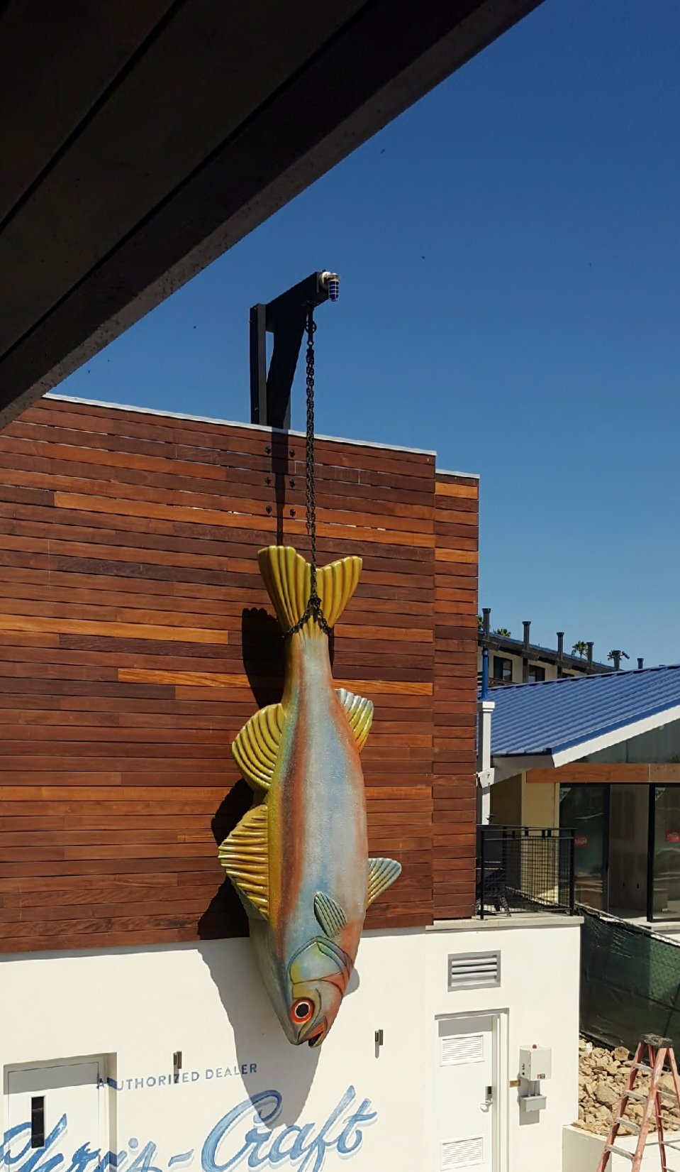 Decoy Restaurant 17 ft long Fish
