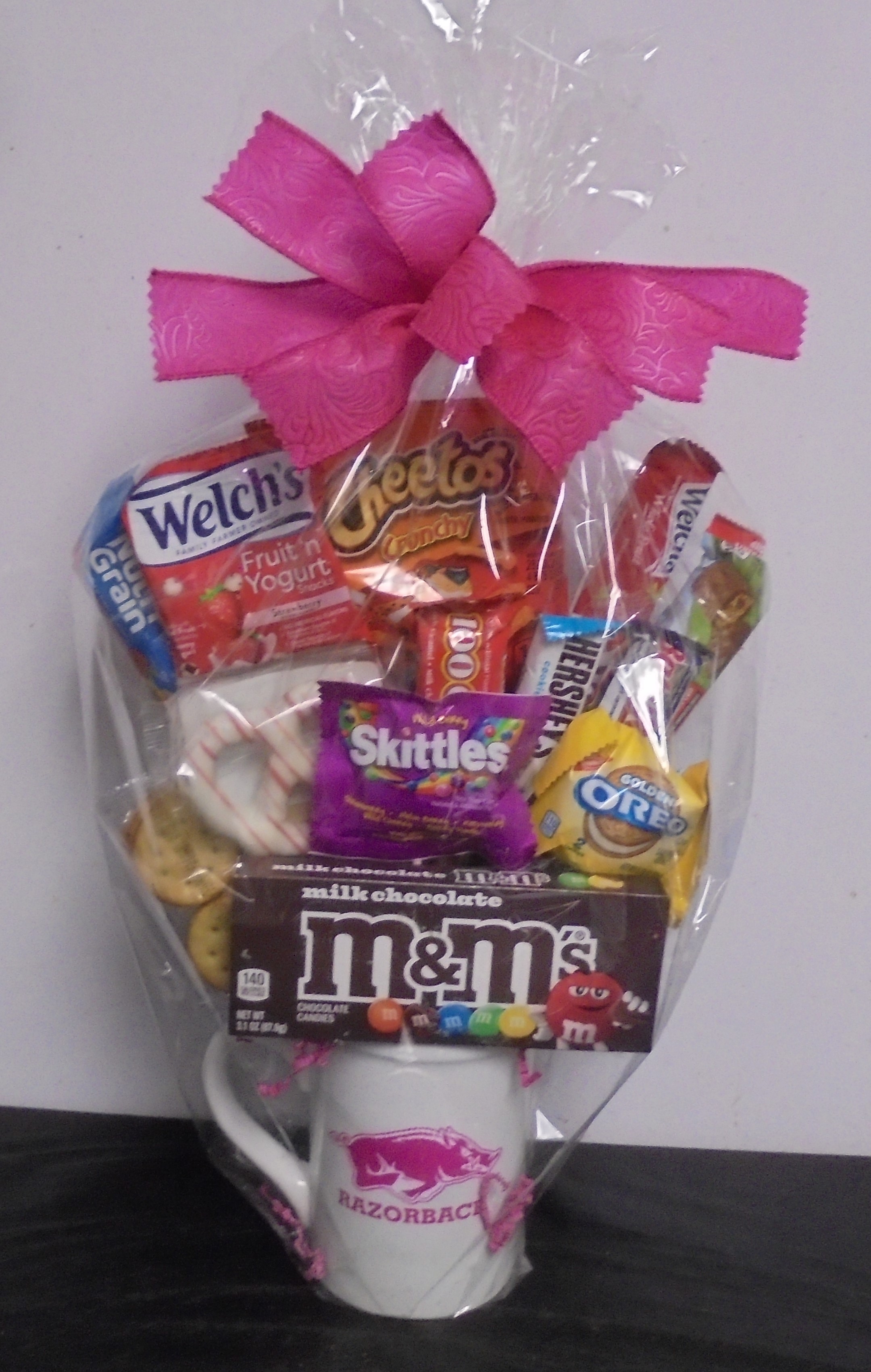 (14A)  "Razorback" Mug Candy  Bouquet
$40.00