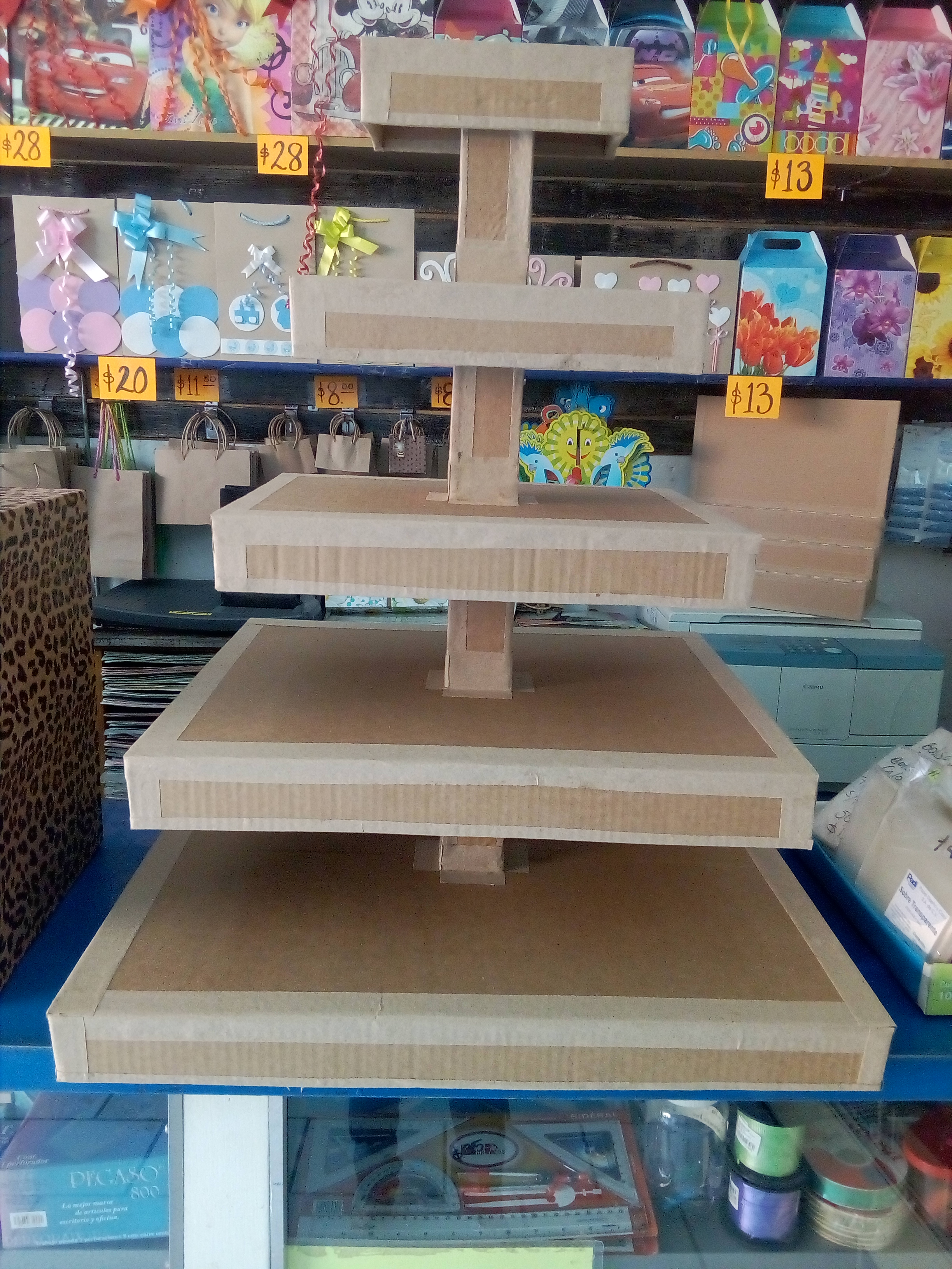 EXHIBIDOR PARA CUPCAKES