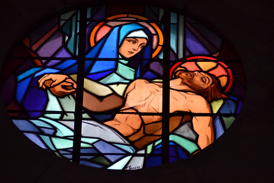 https://0201.nccdn.net/4_2/000/000/050/773/stained-glass-4447611_960_720.jpg