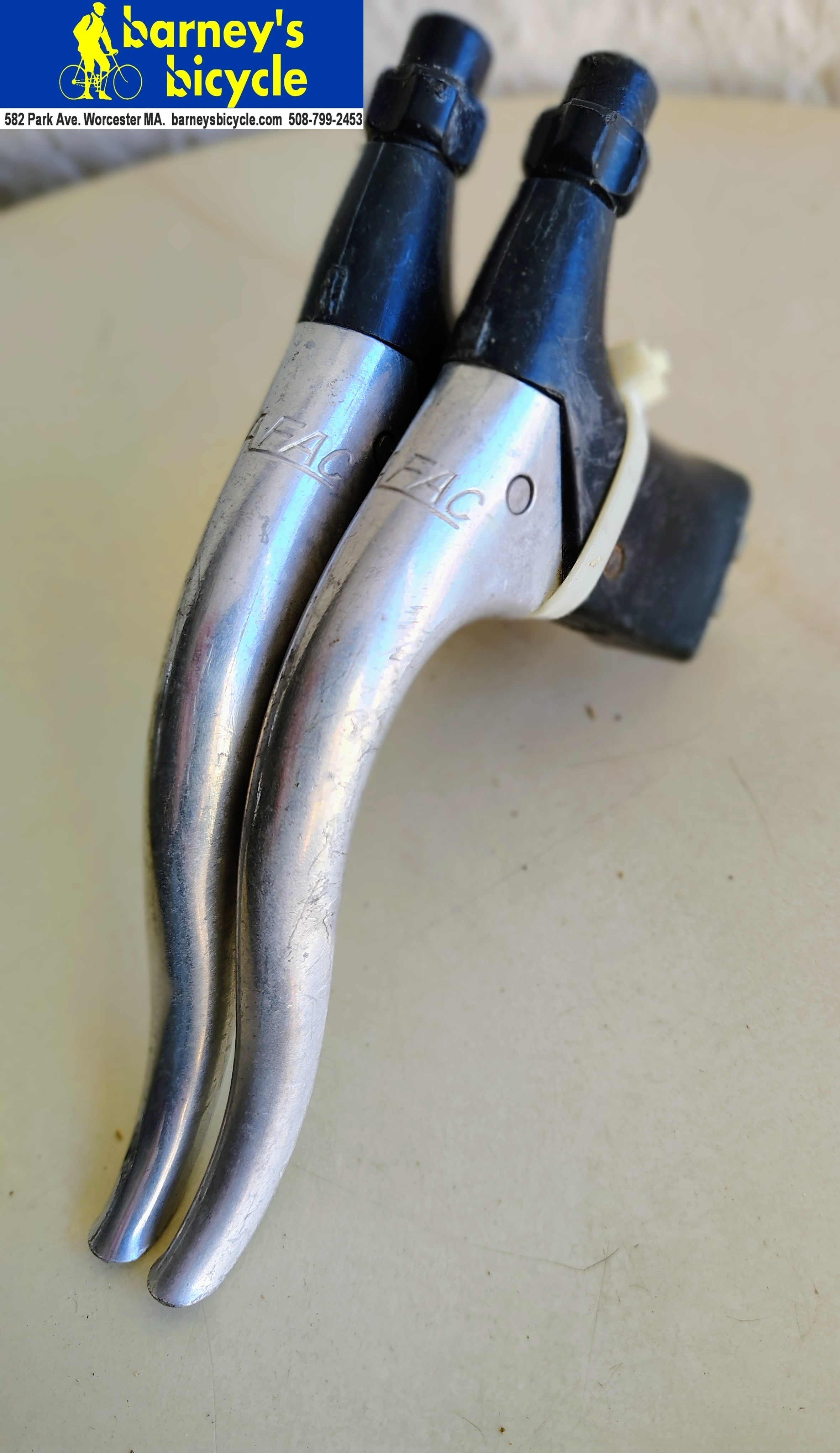 Mafac Course 130 Brake Levers
w/Cable Adj. Barrels
Used: $29.00
