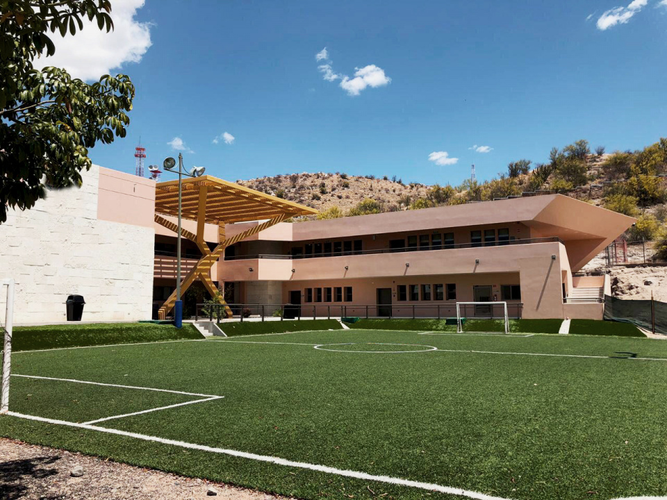 https://0201.nccdn.net/4_2/000/000/051/72c/liceo-2.jpg