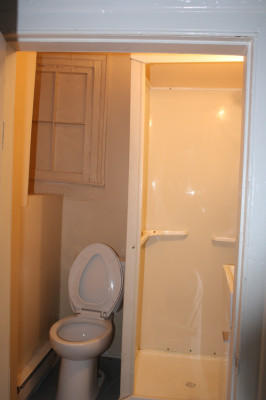 95 Elliott Row Bathroom