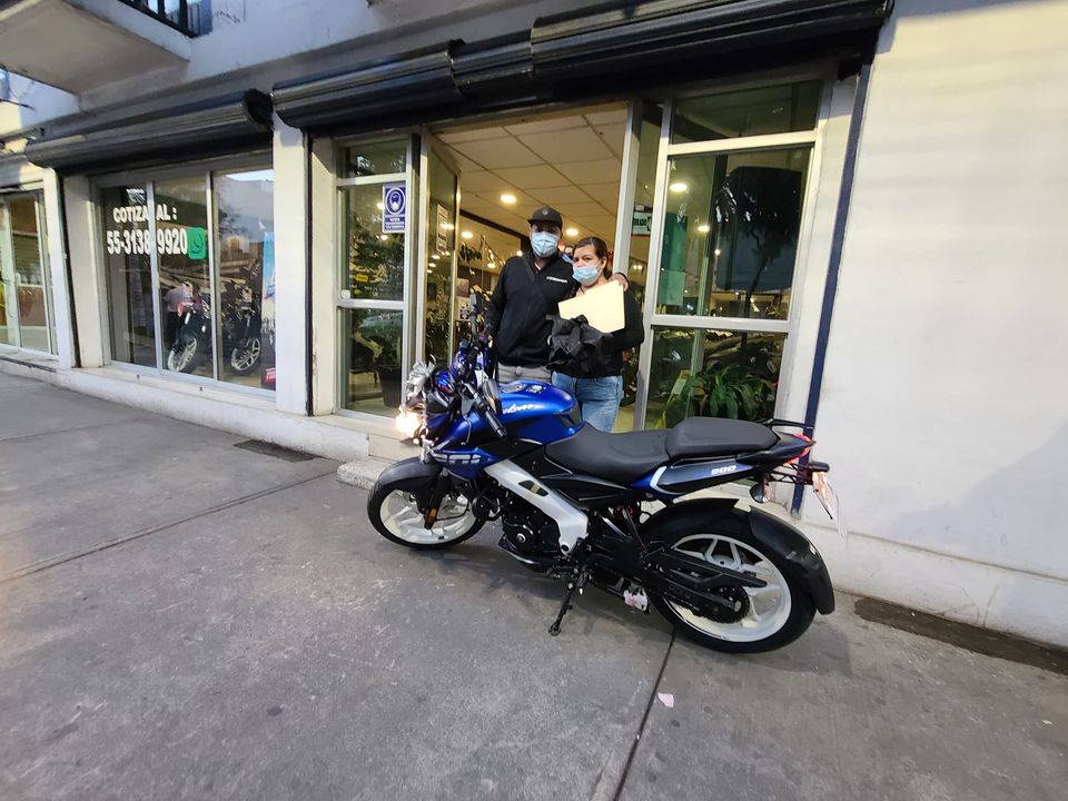 Entrega de motocicleta - Motos en Bajaj la Viga, Iztacalco, CDMX.