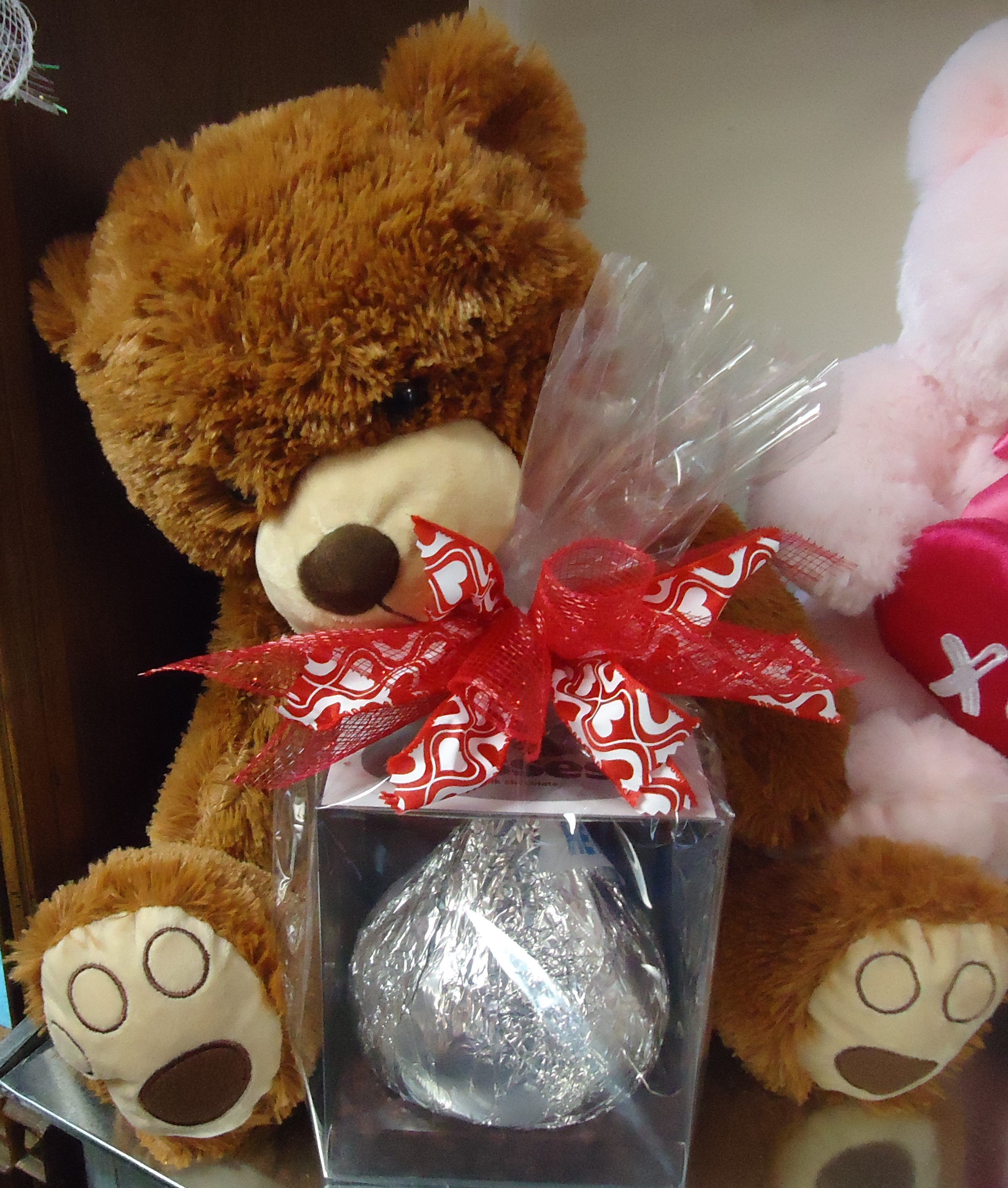 &quot;Large&quot; Plush Bear W/ Big Chocolate Kiss
$40.00