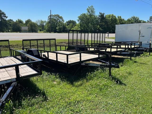 6' 4 x 10 ' (or 12')
Heavy Duty Fenders
Treated Floor 
LED Lights
6 Ply Radial Tires 
with Matching Spare 