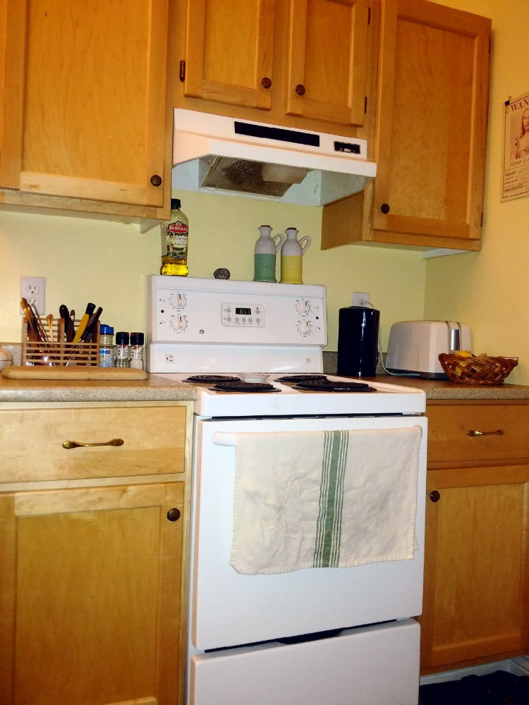 27 Horsfield St. #3 Kitchen