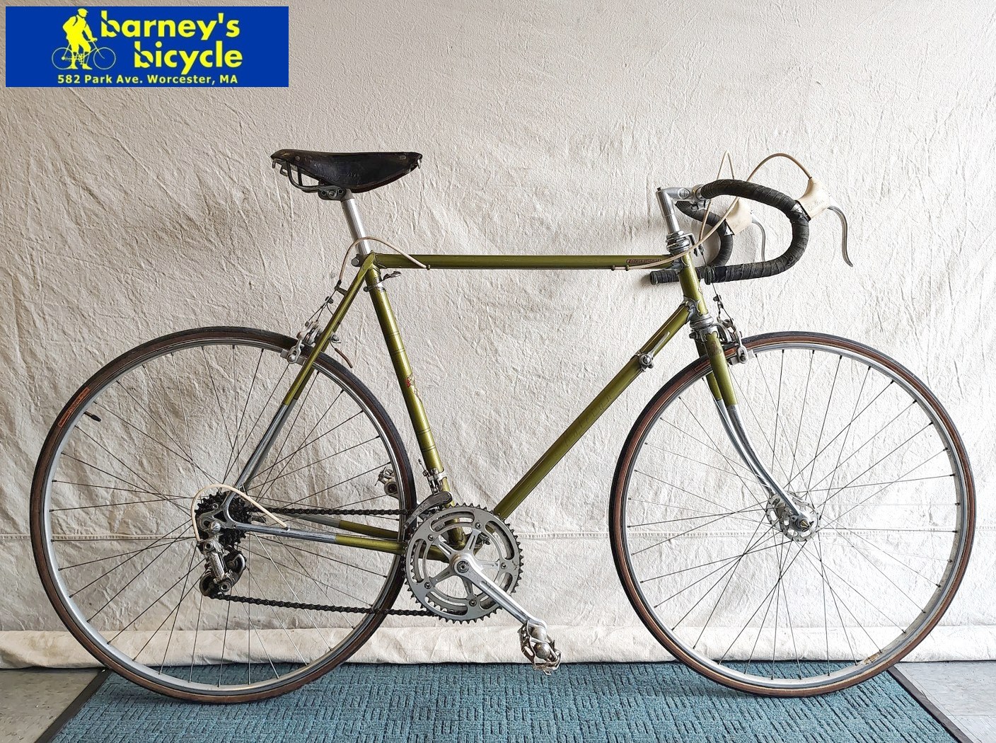 Raleigh International
Frame: 58cm LG
Rider Height: (5'9-6'0)
Drivetrain: Campagnolo 10spd
$749.00