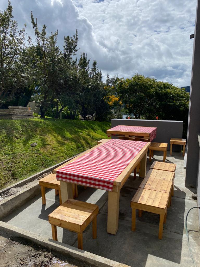 Rectangular Color Natural
Con 12 Bancas Color Natural
2.20X1m
$ 170.000