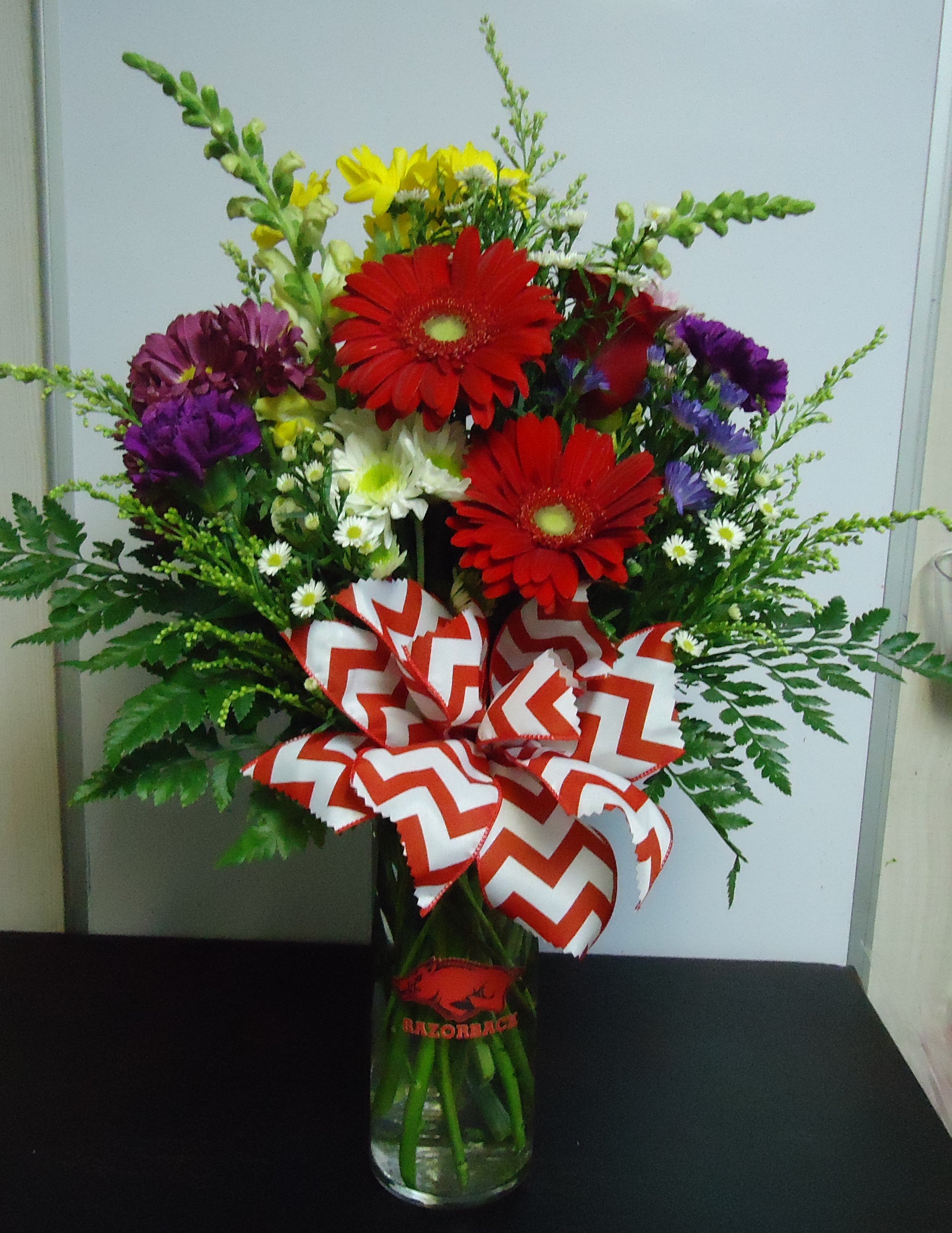 &quot;Fresh&quot; Mix Flowers
In Razorback Vase
$60.00