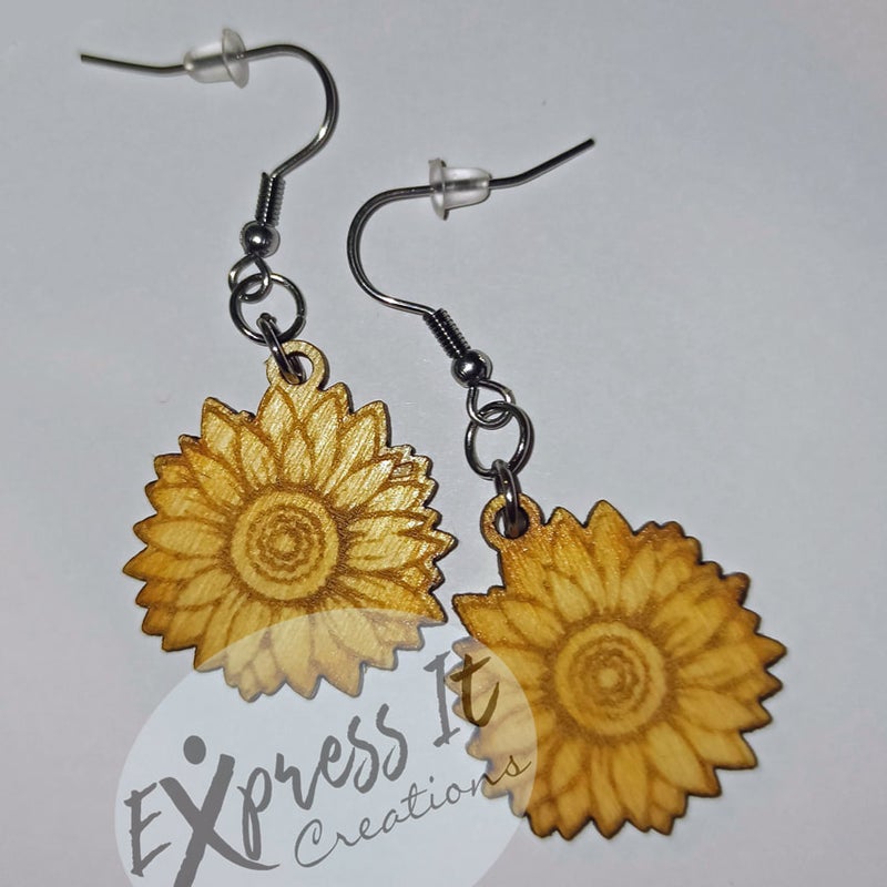 https://0201.nccdn.net/4_2/000/000/056/7dc/earring-flower.jpeg