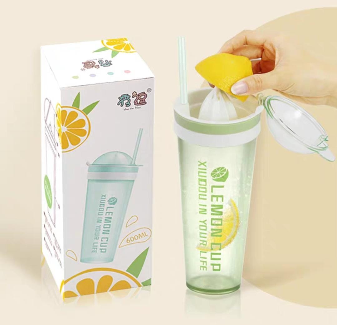 252AD
VASO CON EXPRIMIDOR DE NARANJA
CAPACIDAD DE 600 ml