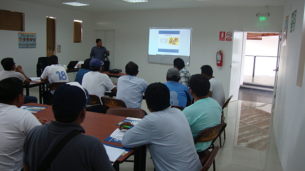 https://0201.nccdn.net/4_2/000/000/056/7dc/moquegua_3.jpg