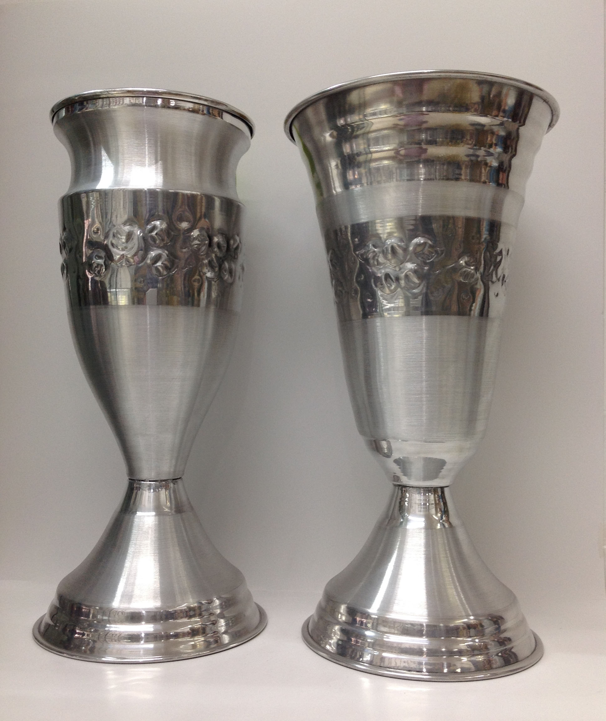 FLOREROS DE ALUMINIO 60CM, 60CM.