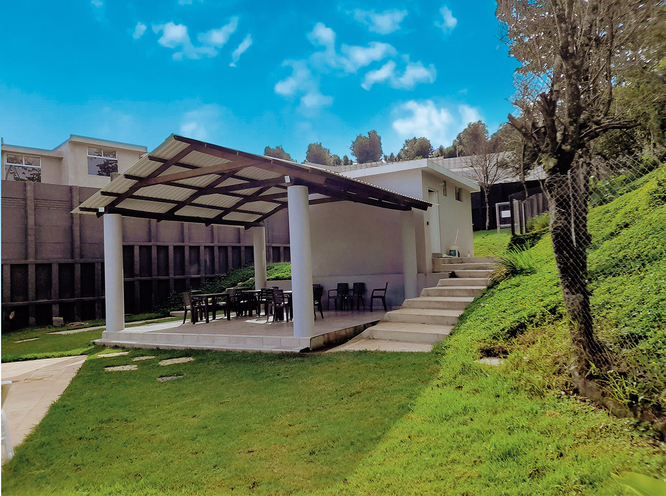 https://0201.nccdn.net/4_2/000/000/057/fca/casablanca10.jpg