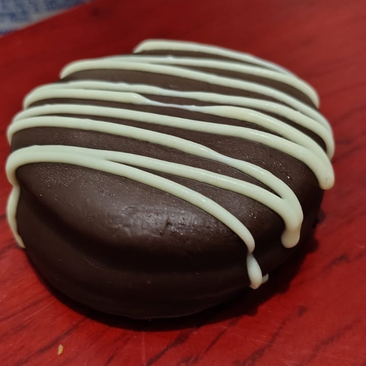 blanco con baño negro (rayas blancas)