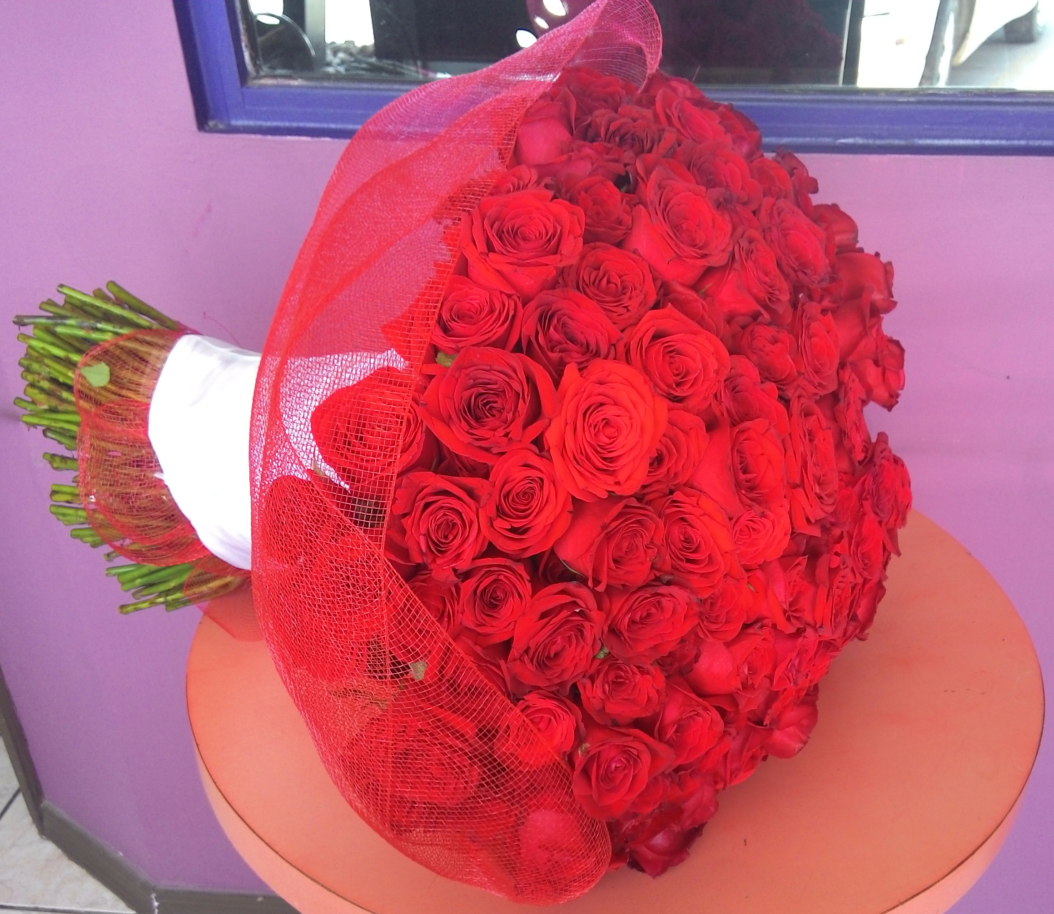 Ramo de 200 rosas.
$2000
