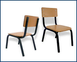 SILLA CHICA DE TRIPLAY Y TUBULAR CALIBRE 18  3/4 BARNIZADA.