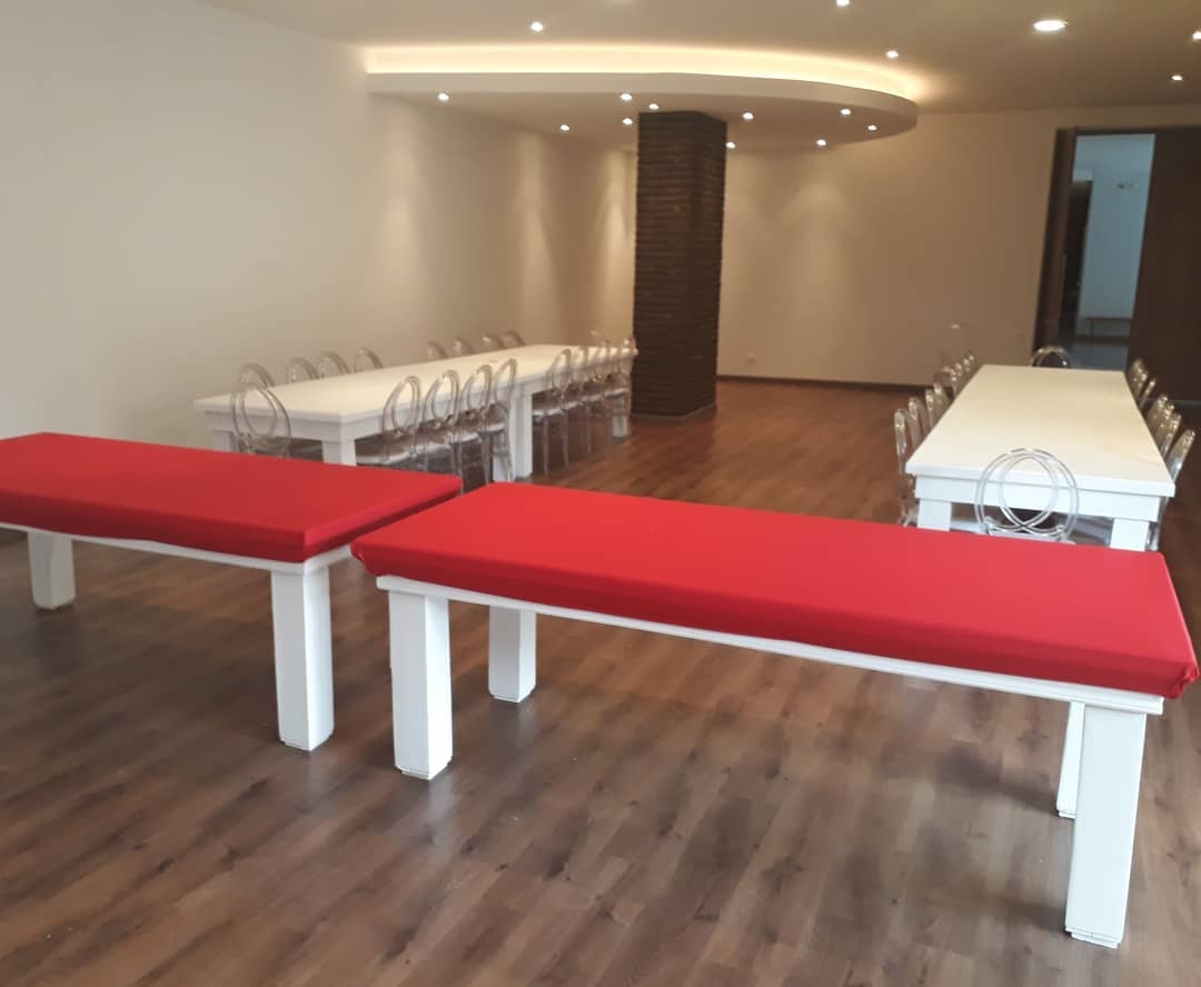 Mesa Grande
Tapizada Color Rojo
2.20mX1m
Precio Unitario
$ 90.000