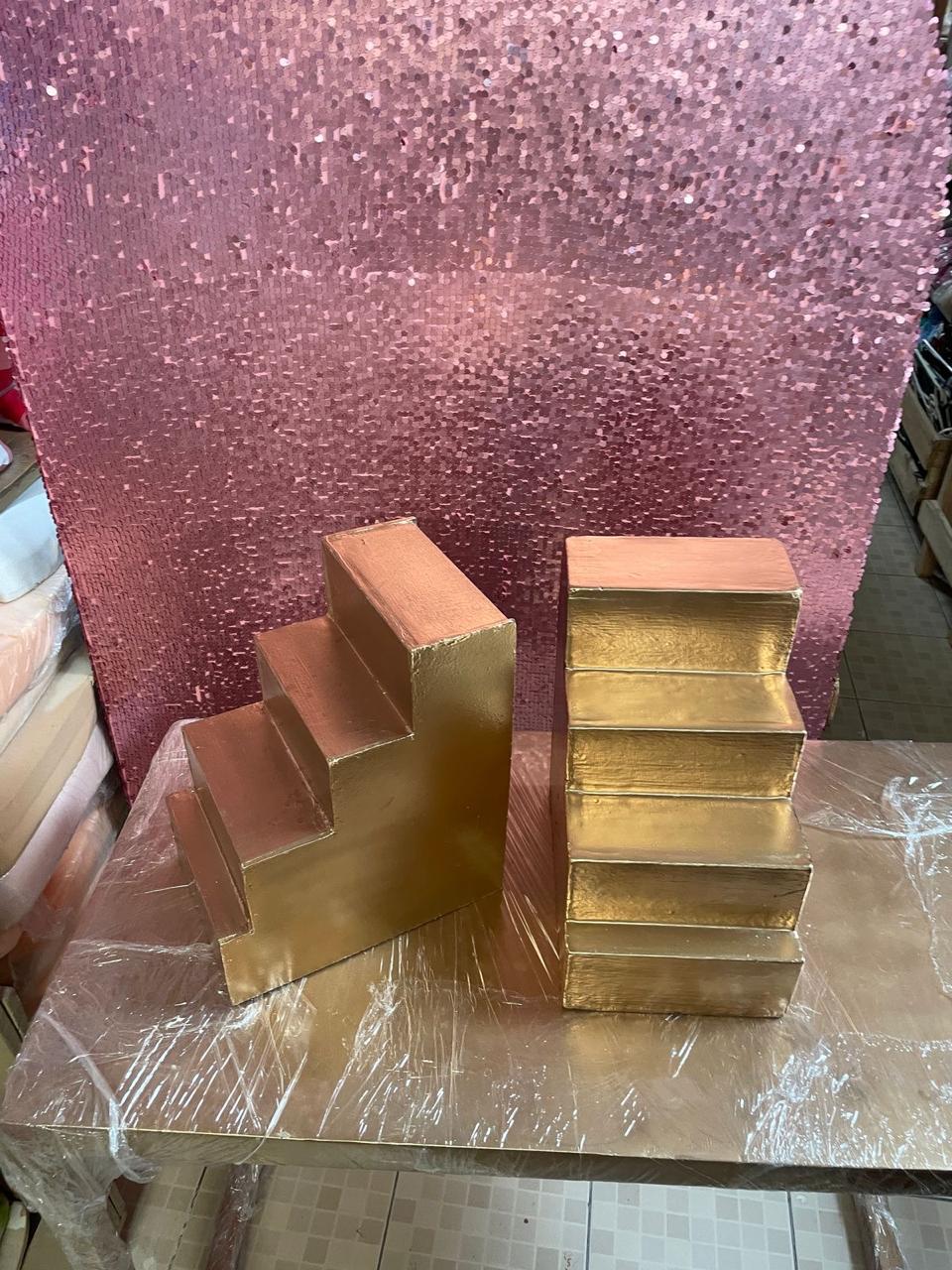 Base modelo Escalera 
Medida : 33 cm de altura 
$ 30.000