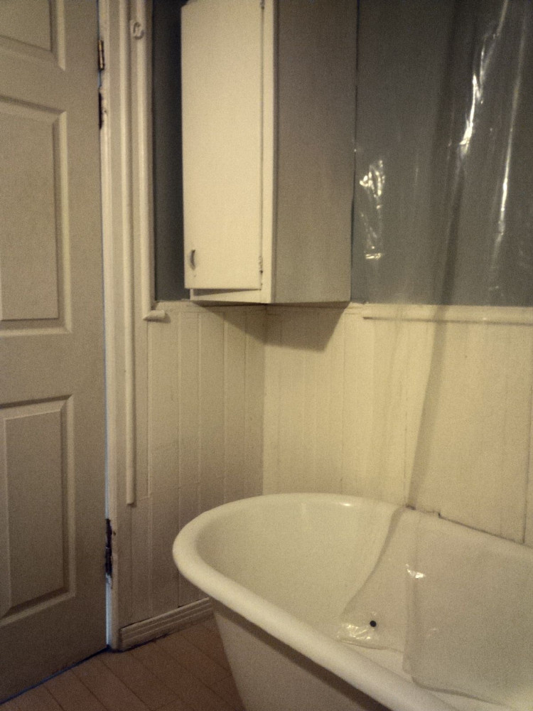 138 Charlotte #3 Bathroom