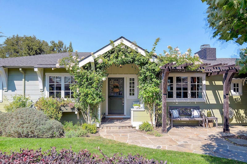 Orinda Cottage / Farmhouse