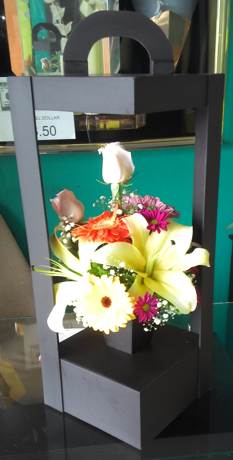 Arreglo primaveral cono de nieve.
$900