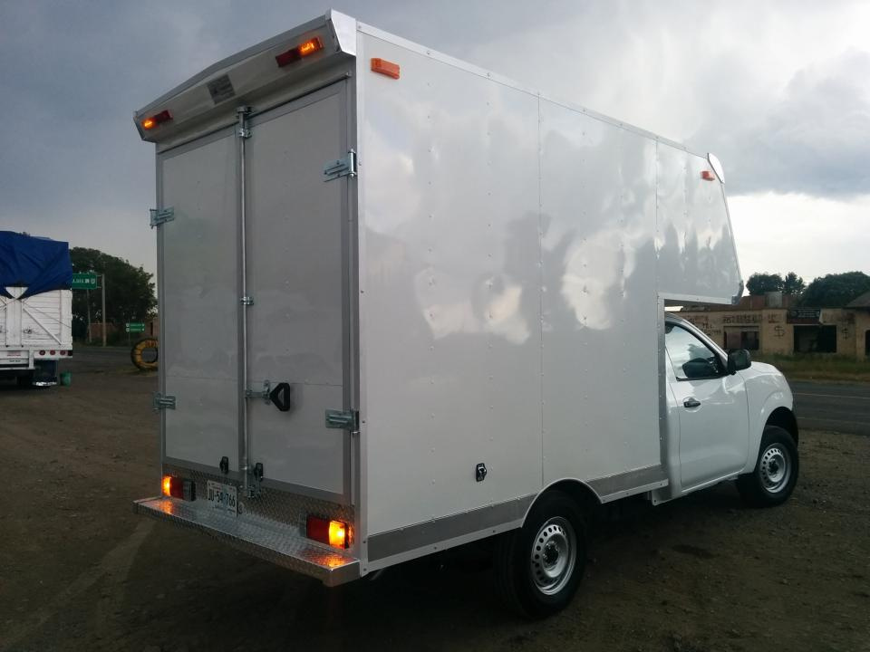 campers volado chasis nissan  