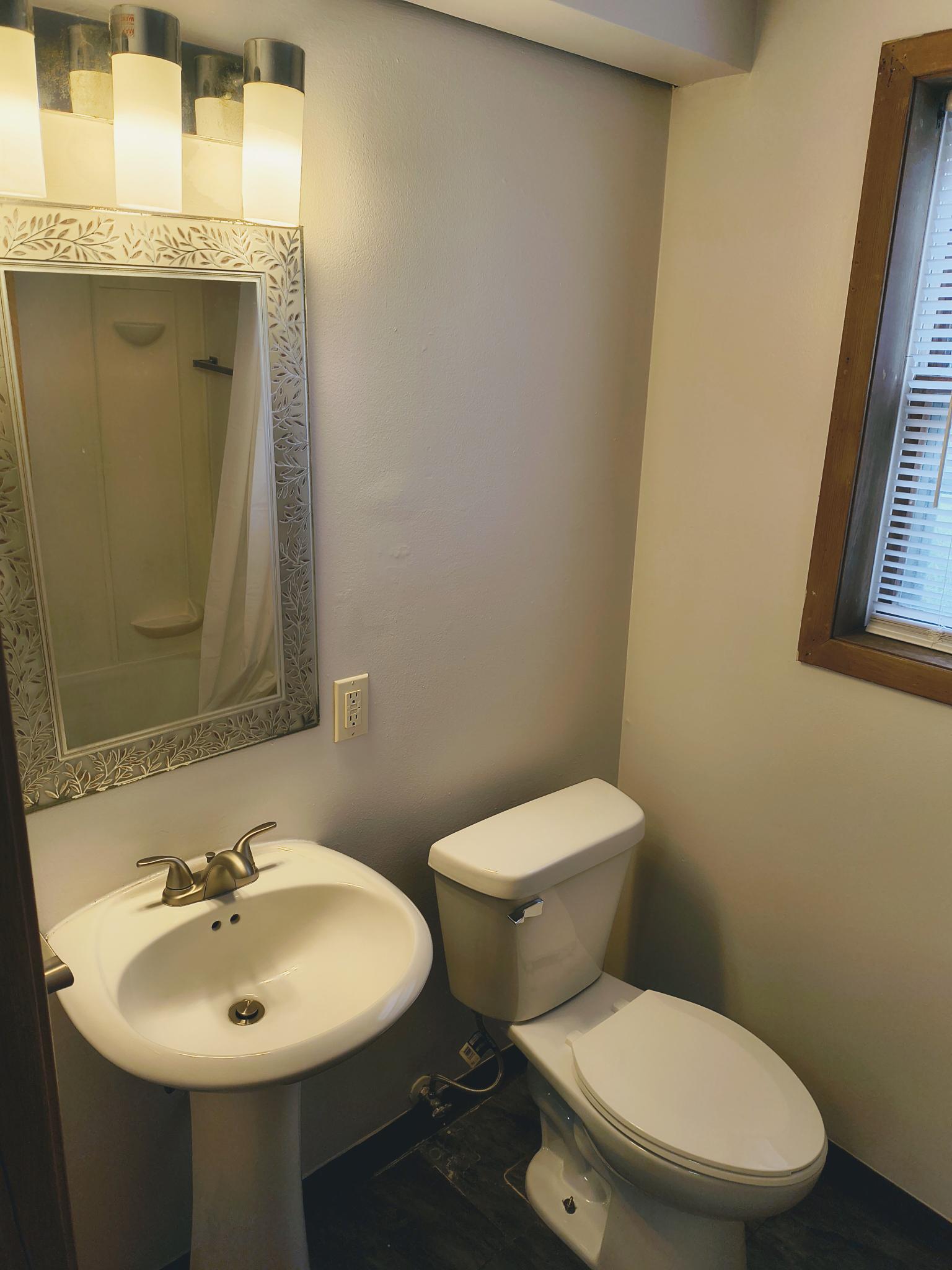 https://0201.nccdn.net/4_2/000/000/05a/a3f/bath.jpg