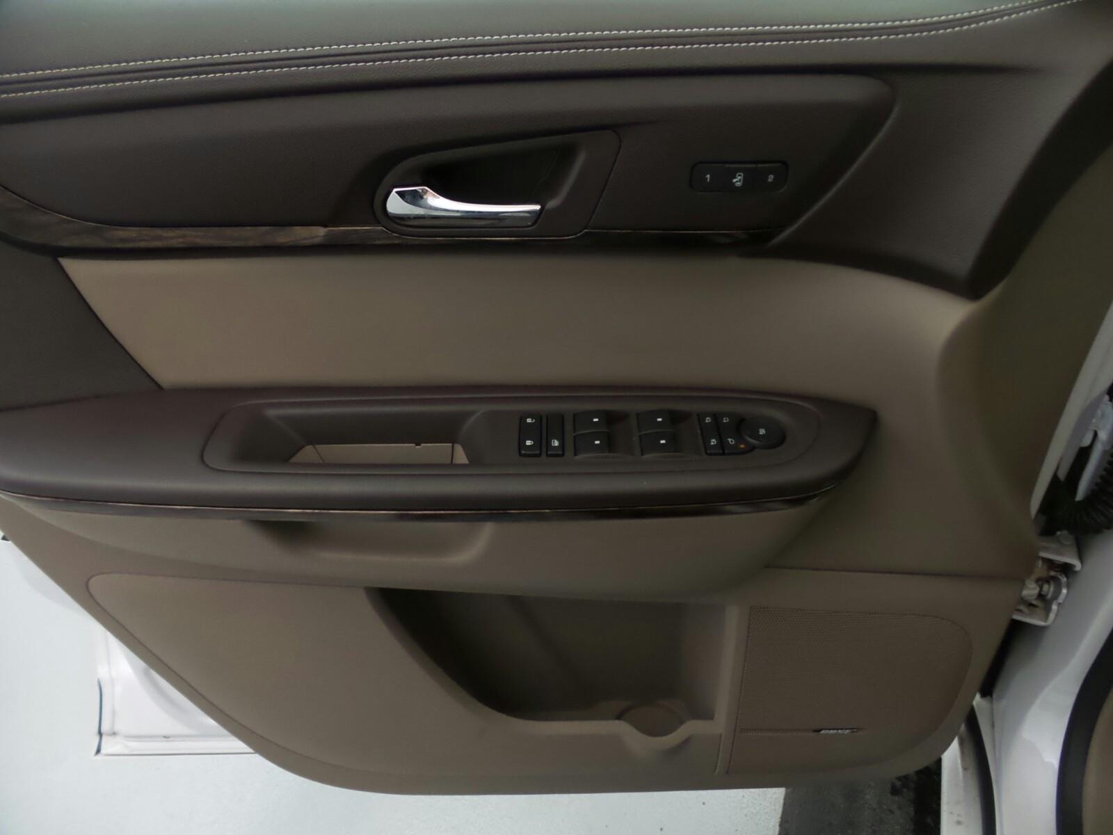 DRIVERDOORPANEL