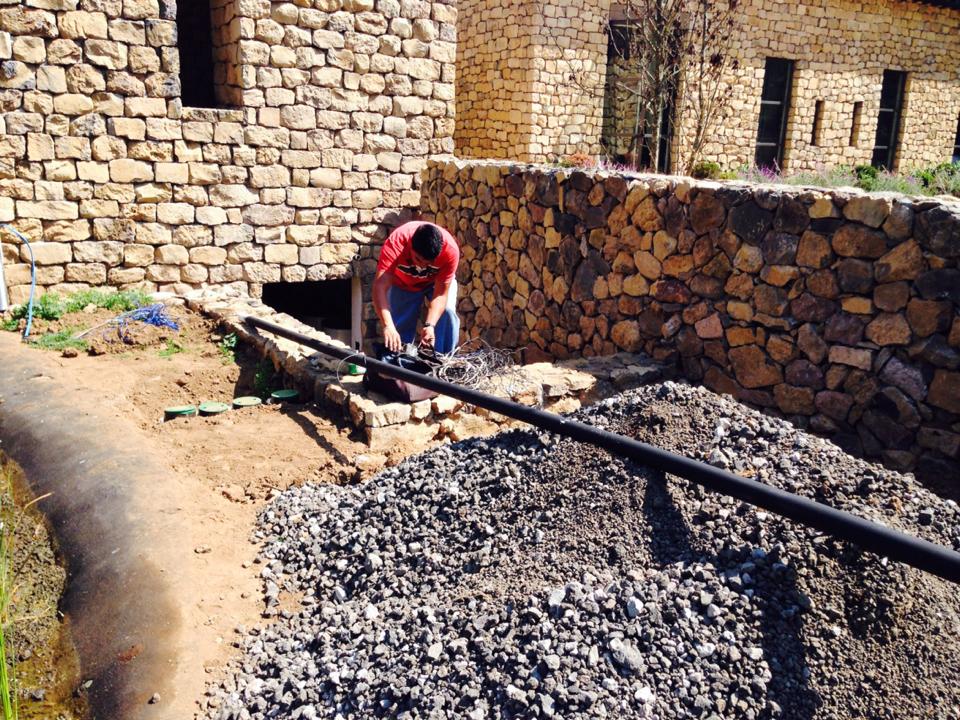 instalación de la succión y descarga de la bomba.