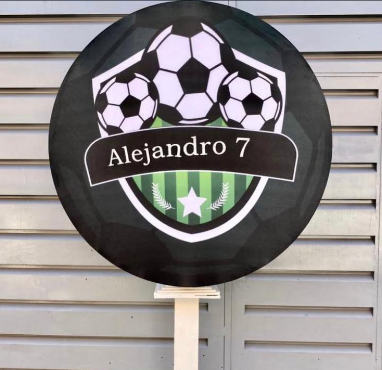 Circulo Efecto 3D Tematico
1.30m diametro x 2.20cm Altura
$80.000