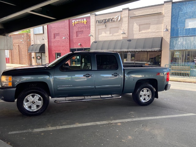 2007 Silverado LTZ Z71
Crew Cab, loaded
SOLD