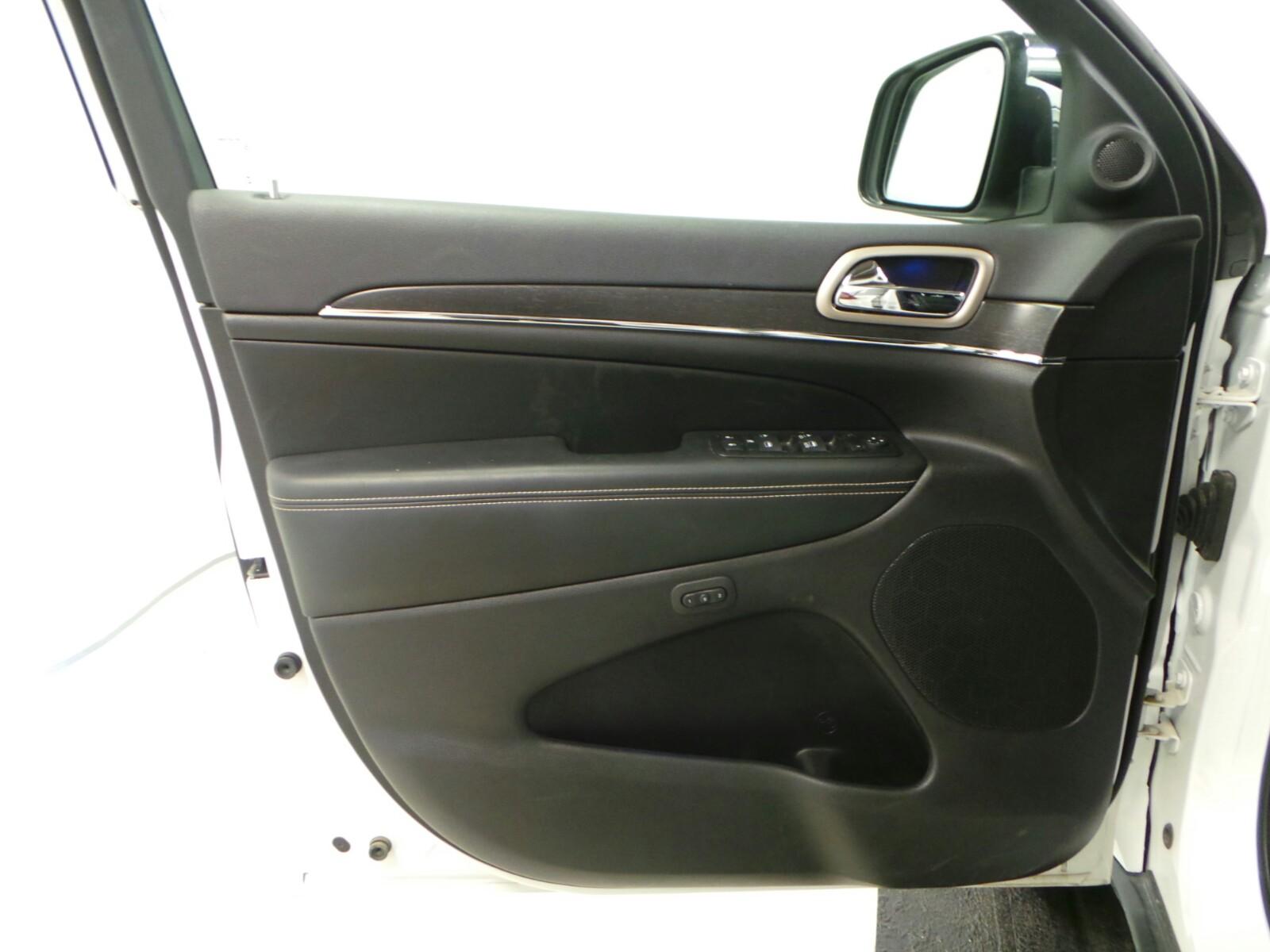 DRIVERDOORPANEL
